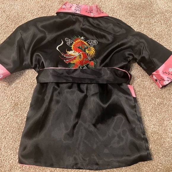 Kids Satin Kimono Robe Asian Embroidered Dragon Pink Size SS - Picture 7 of 10